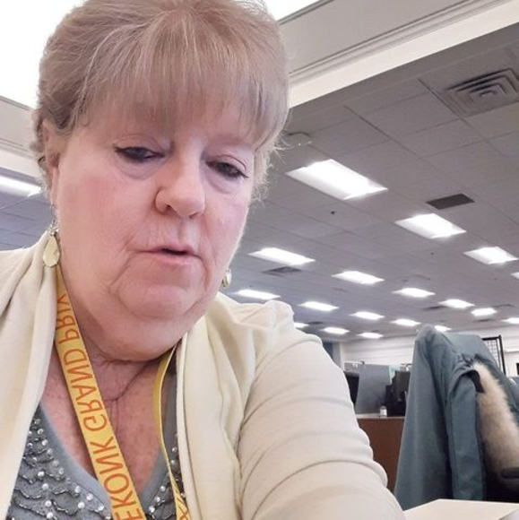 Meet your Posher, Debra - Picture 1 of 1